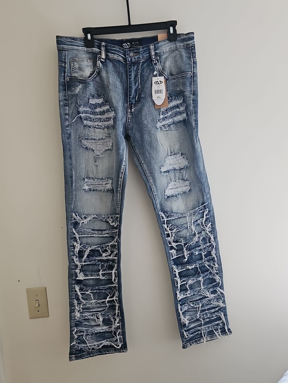Distressed Light Blue Straight Men’s Jeans